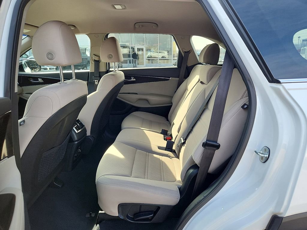 Used 2020 Kia Sorento S image 6