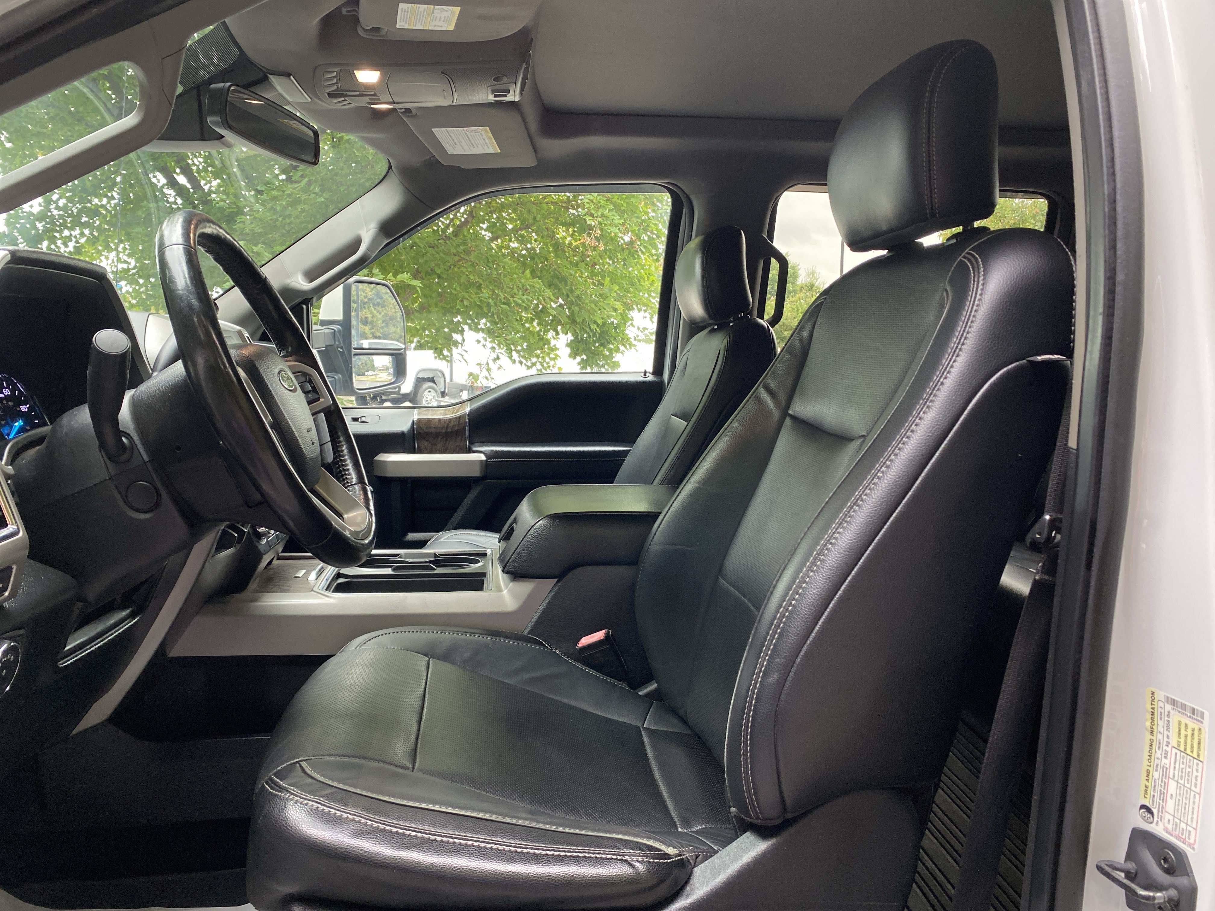 Used 2018 Ford F250 Lariat w/ Lariat Ultimate Package AWD/4WD image 16