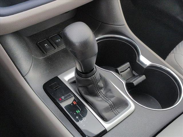 Used 2016 Toyota Highlander LE image 12