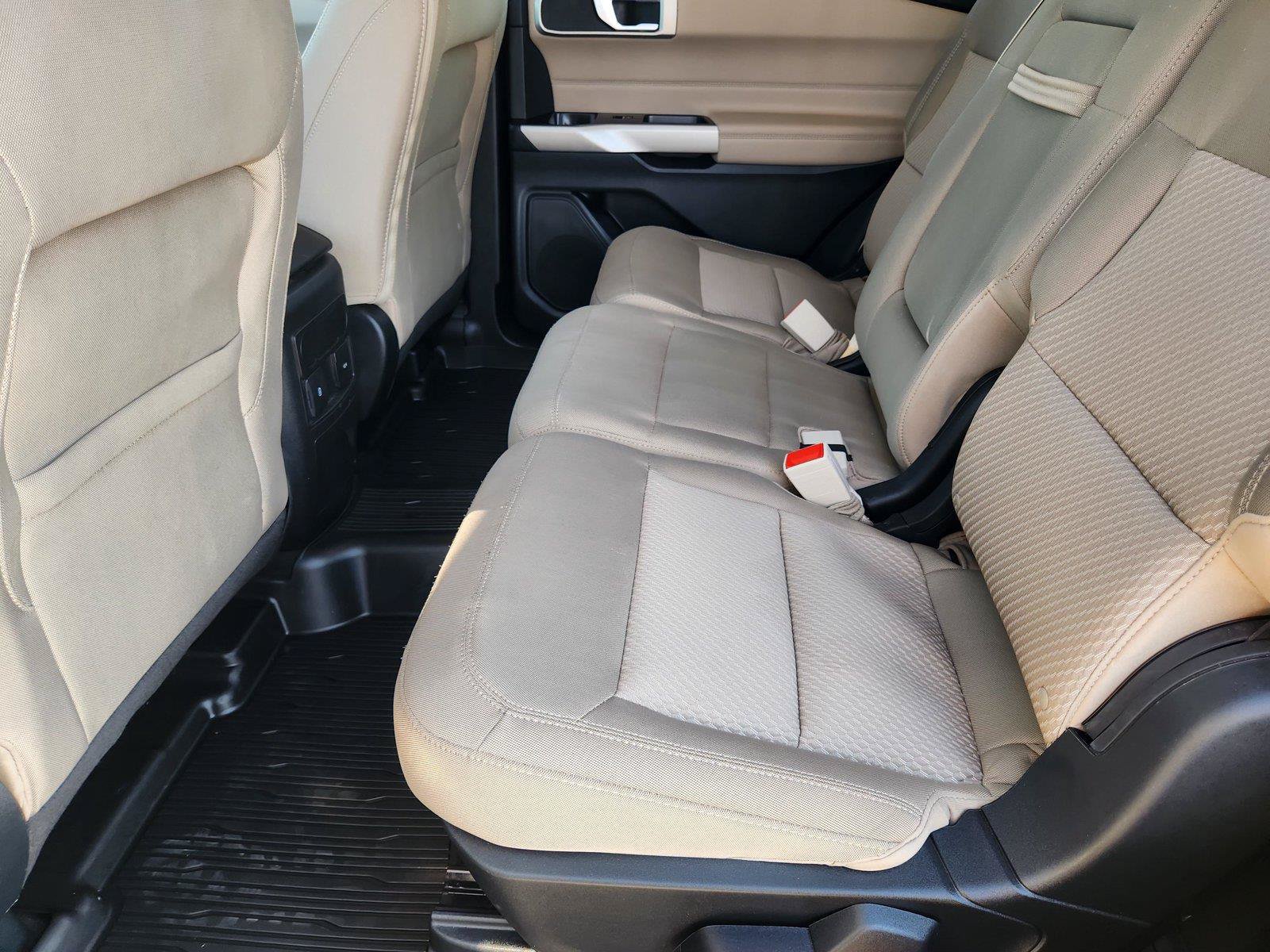 Used 2023 Ford Explorer XLT RWD image 21