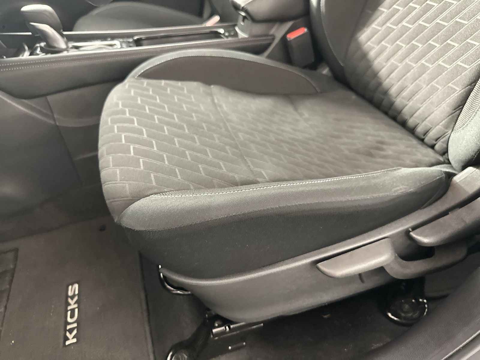 Certified 2024 Nissan Kicks SV FWD image 12