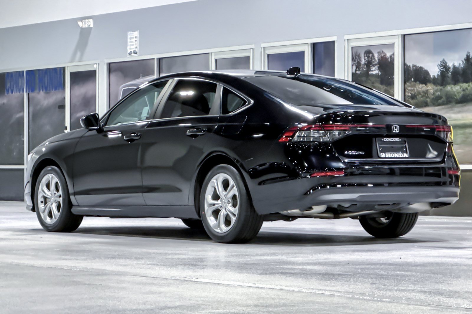 Used 2023 Honda Accord LX image 3