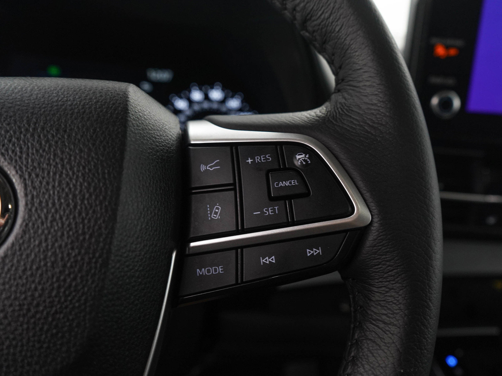 Used 2025 Toyota Sienna XLE w/ XLE Plus Package AWD/4WD image 27