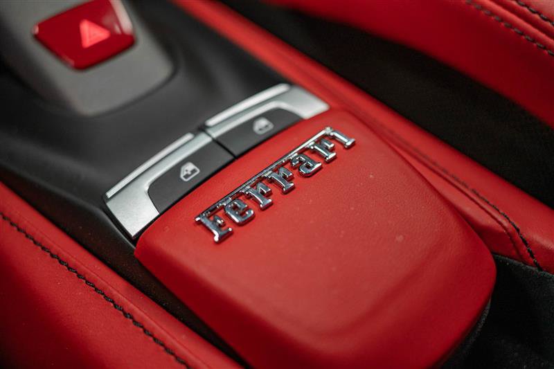 Used 2018 Ferrari 488 GTB RWD image 20