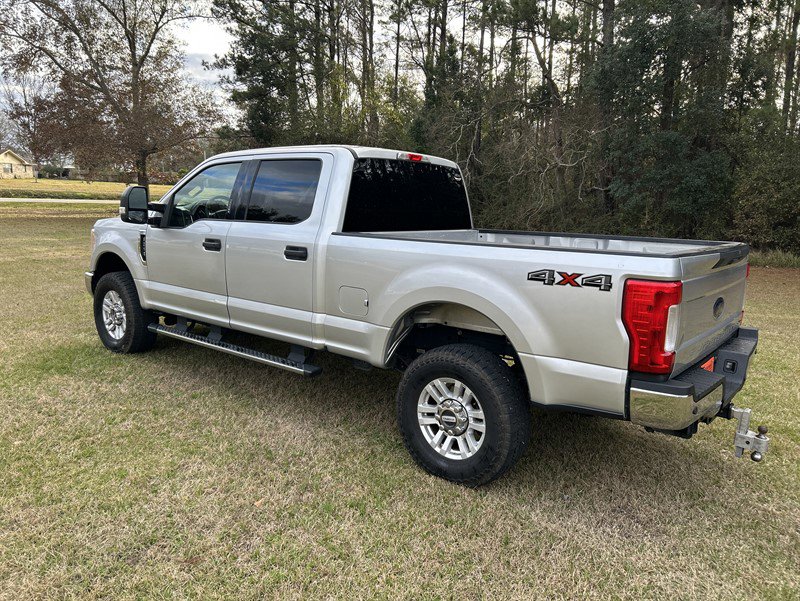 Used 2017 Ford F250 XLT w/ XLT Value Package image 2