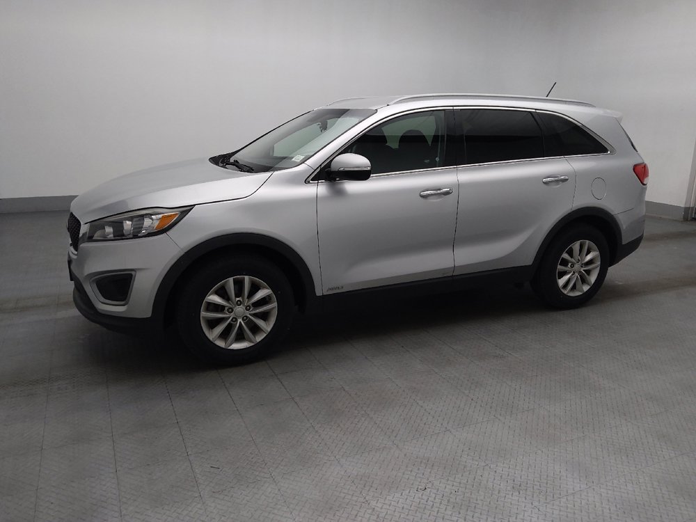 Used 2017 Kia Sorento AWD image 2