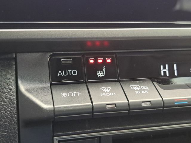 Used 2025 Toyota Camry XLE image 23