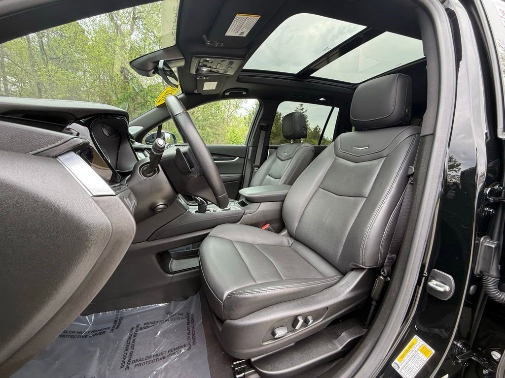Certified 2024 Cadillac XT6 Premium Luxury w/ LPO, Floor Liner Package AWD/4WD image 7
