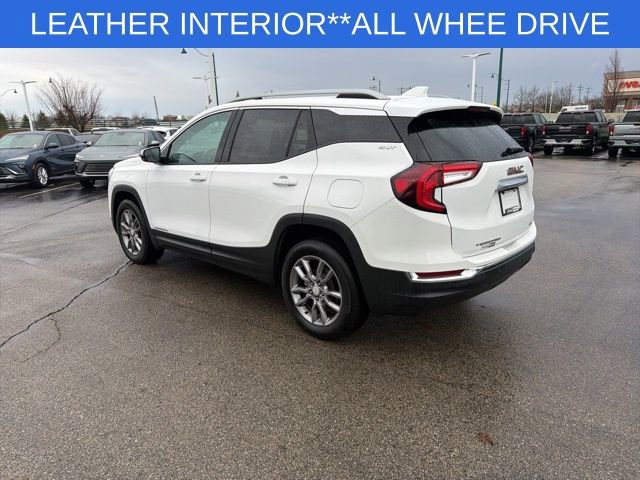 Used 2024 GMC Terrain SLT image 9