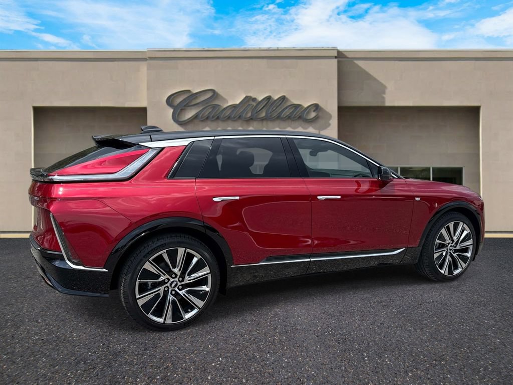 New 2026 Cadillac Lyriq Signature Luxury w/ LPO, Floor Liner Package RWD image 3