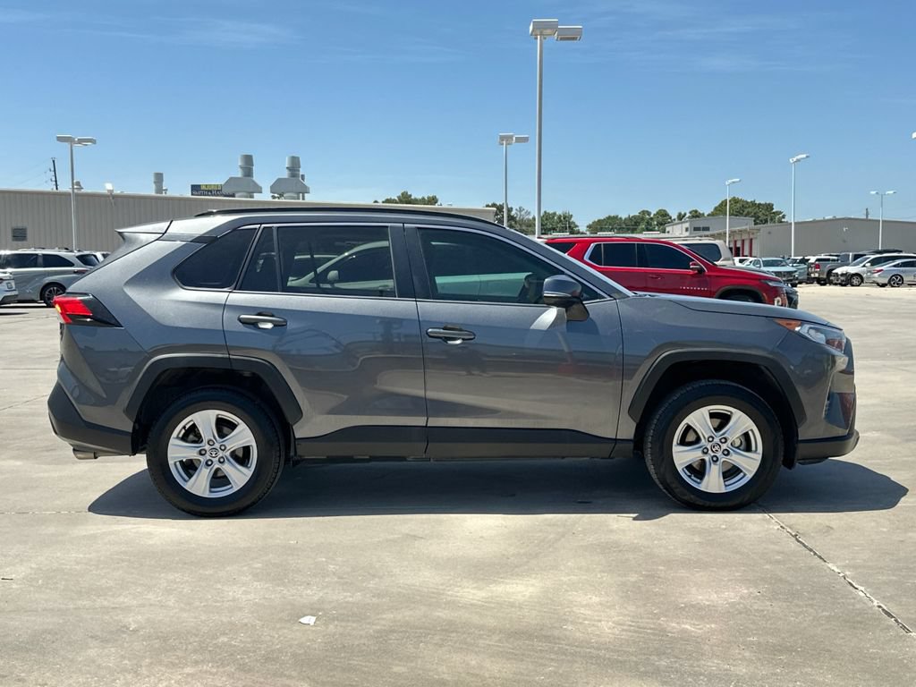 Used 2021 Toyota RAV4 XLE w/ Convenience Package FWD image 7