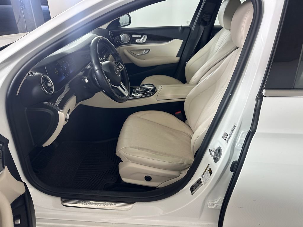 Used 2020 Mercedes-Benz E 350 Sedan image 3