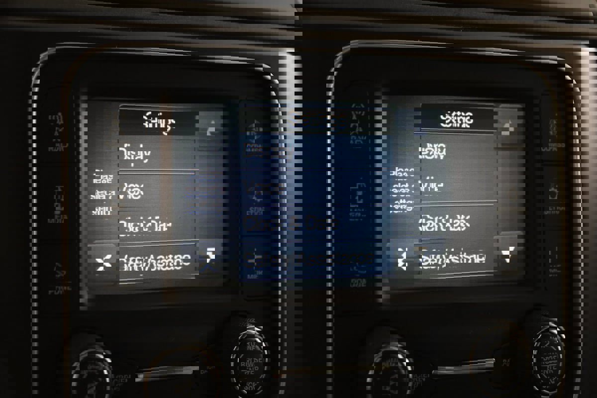 Used 2015 RAM 1500 Tradesman w/ Power & Remote Entry Group image 24