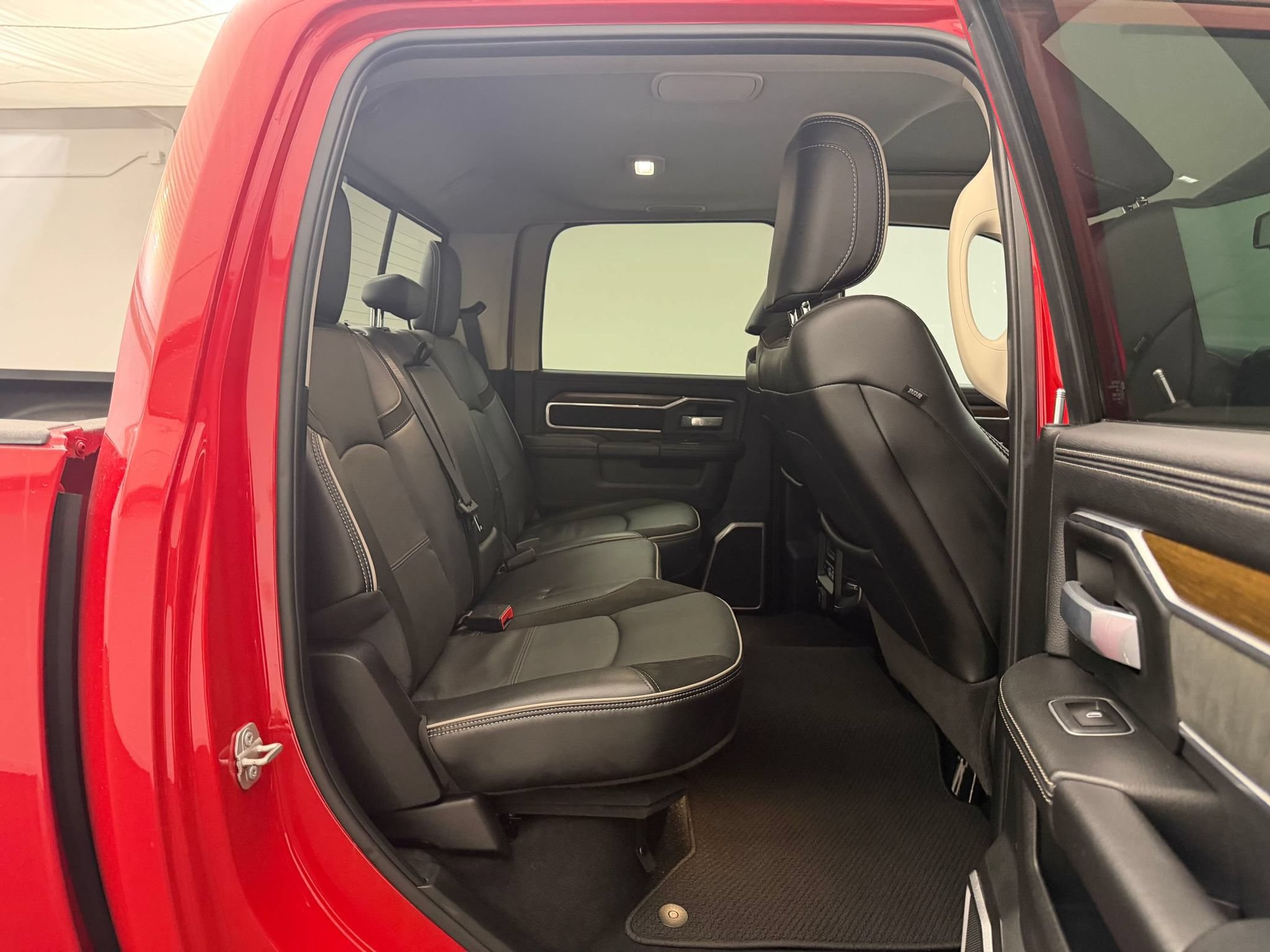 Used 2024 RAM 3500 Laramie AWD/4WD image 29