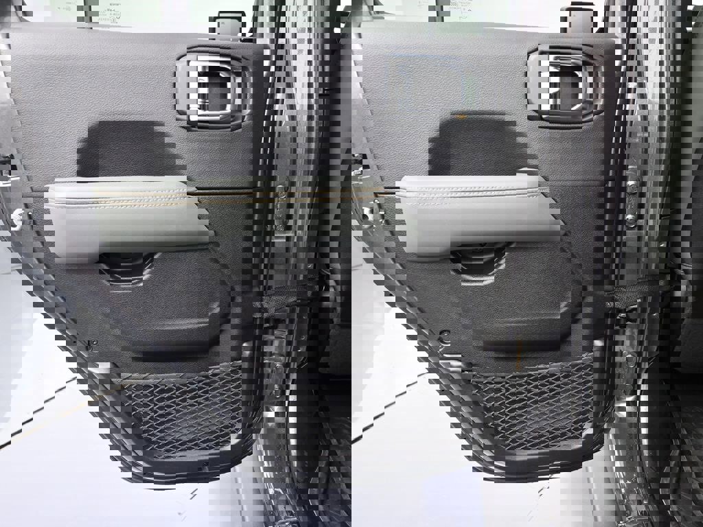 New 2025 Jeep Gladiator Mojave image 22