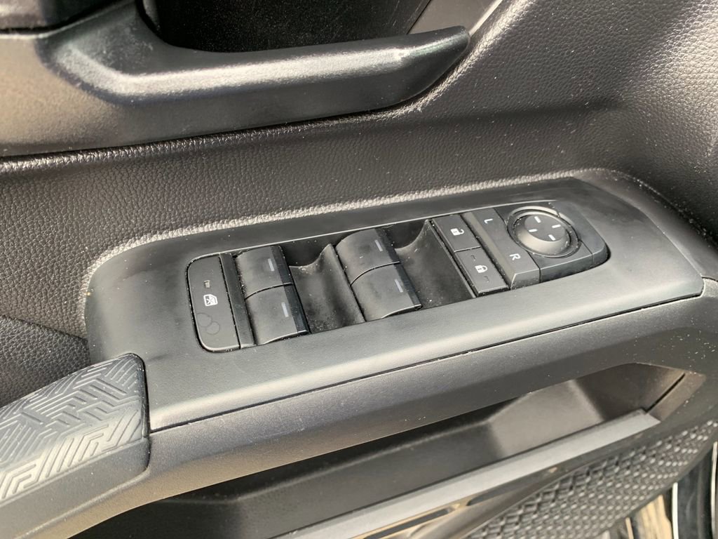 Used 2025 Toyota Tacoma SR w/ SR Upgrade Package image 13