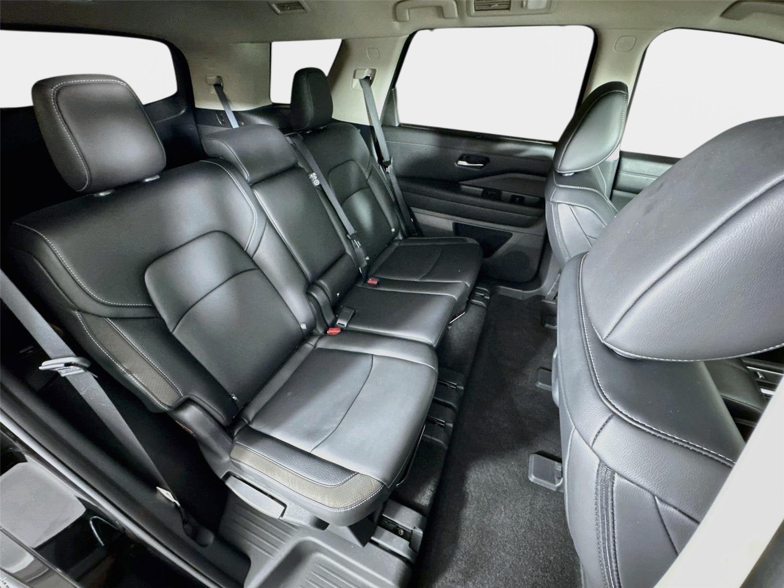 Used 2024 Nissan Pathfinder SL FWD image 27