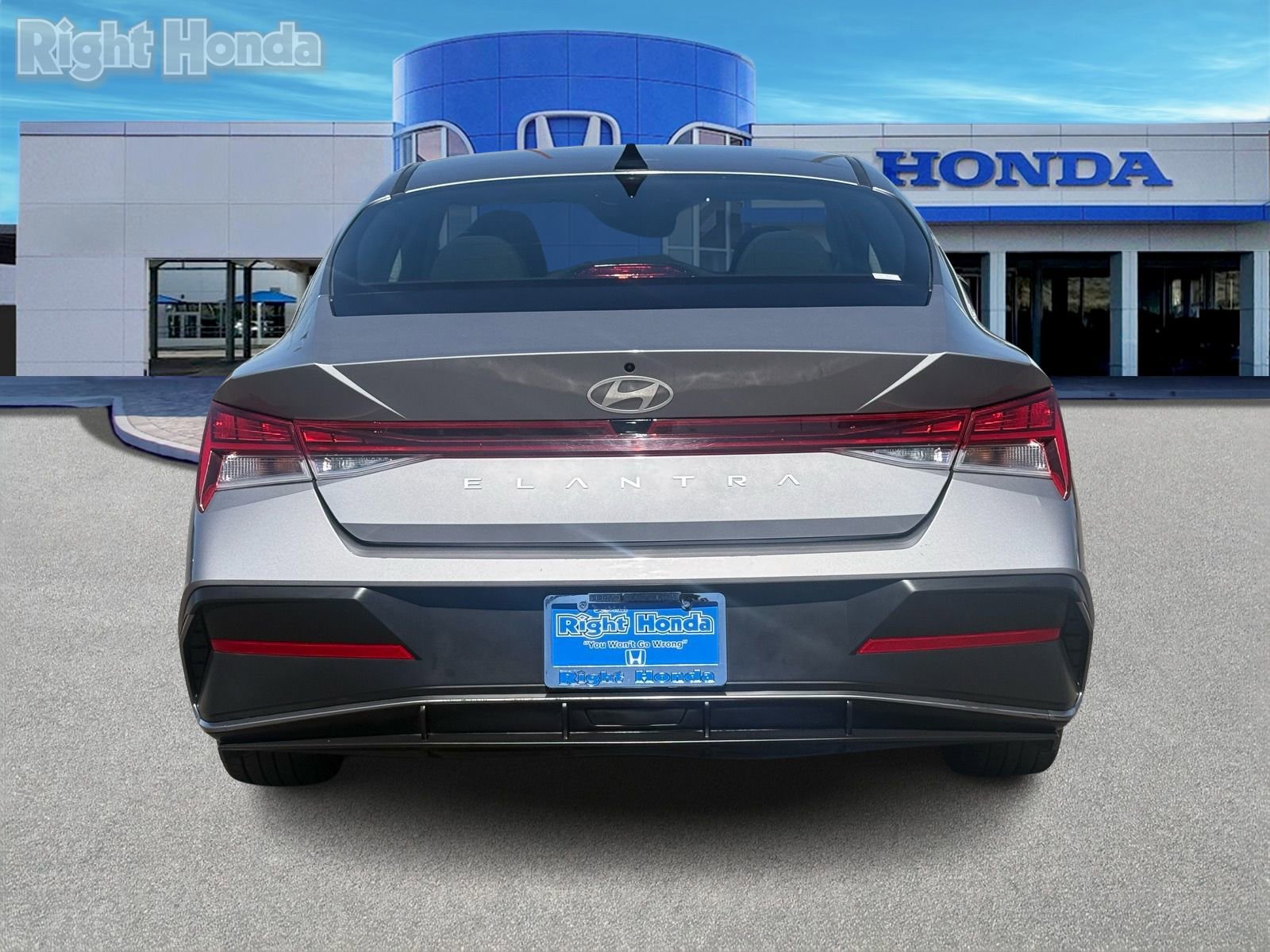 Used 2025 Hyundai Elantra SEL image 7