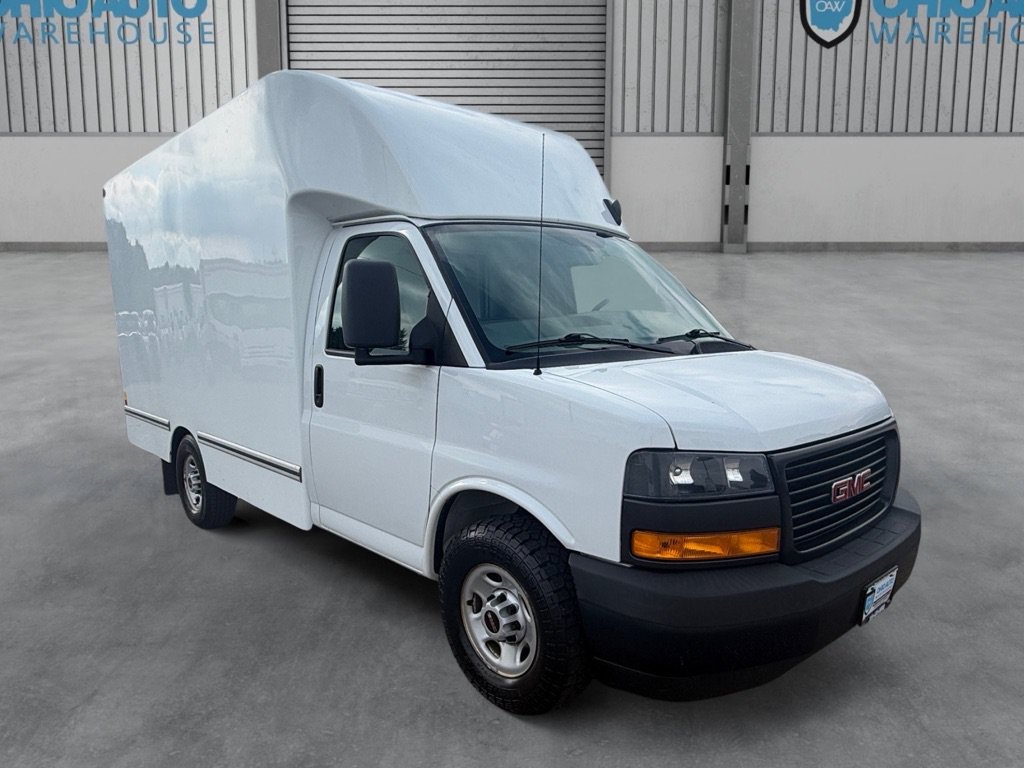 Used 2019 GMC Savana 3500 w/ Driver Convenience Package RWD image 2