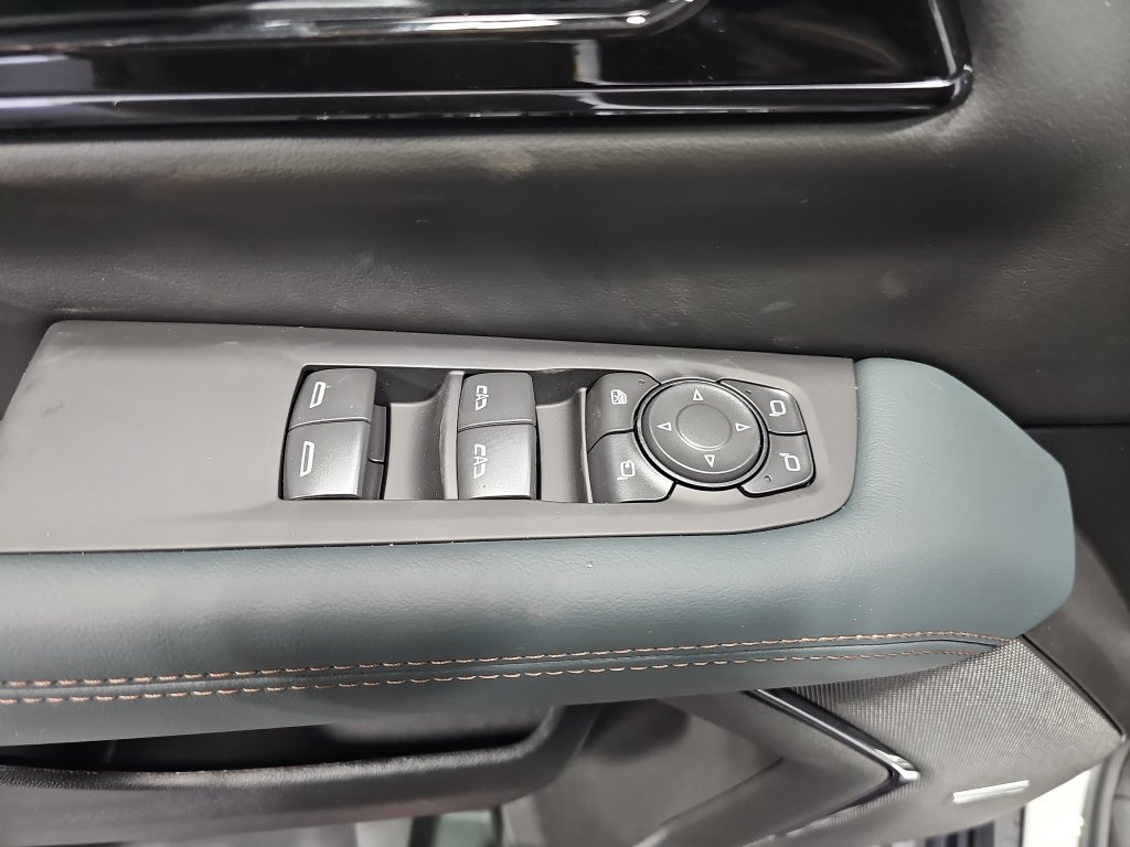 New 2026 GMC Yukon AT4 AWD/4WD image 31