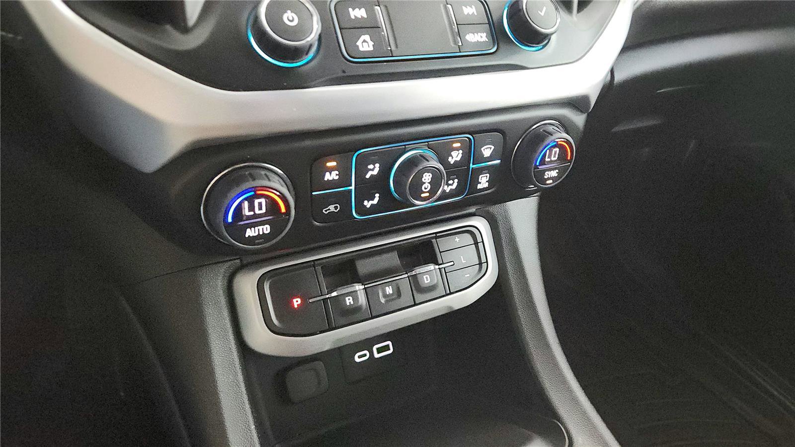 Used 2023 GMC Acadia SLE FWD image 26