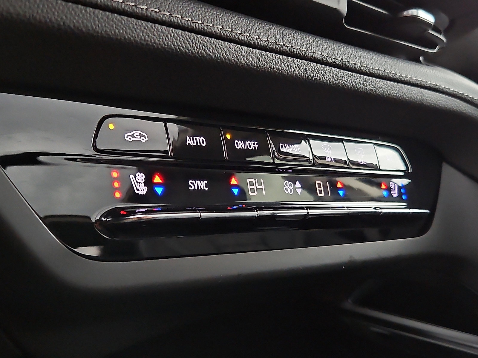 Certified 2023 Buick Envision Avenir image 16