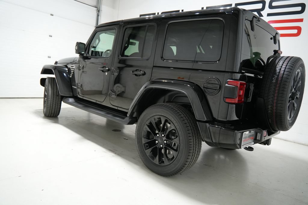 Used 2022 Jeep Wrangler Unlimited Sahara AWD/4WD image 3