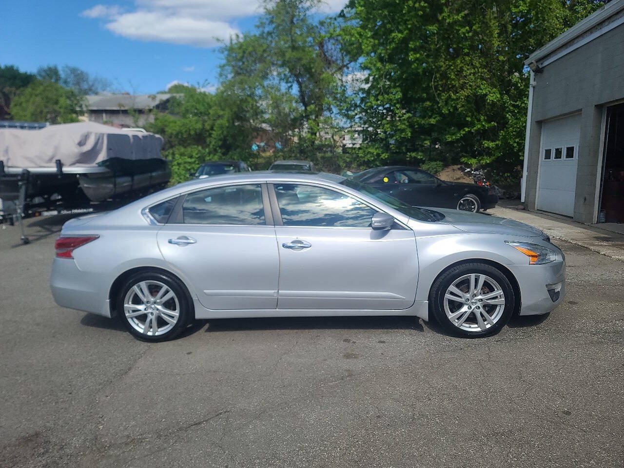 Used 2015 Nissan Altima 3.5 SL FWD image 9