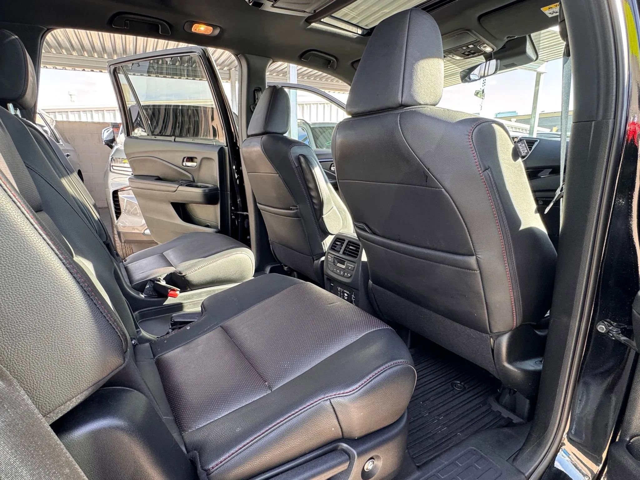Used 2020 Honda Pilot Black Edition image 18