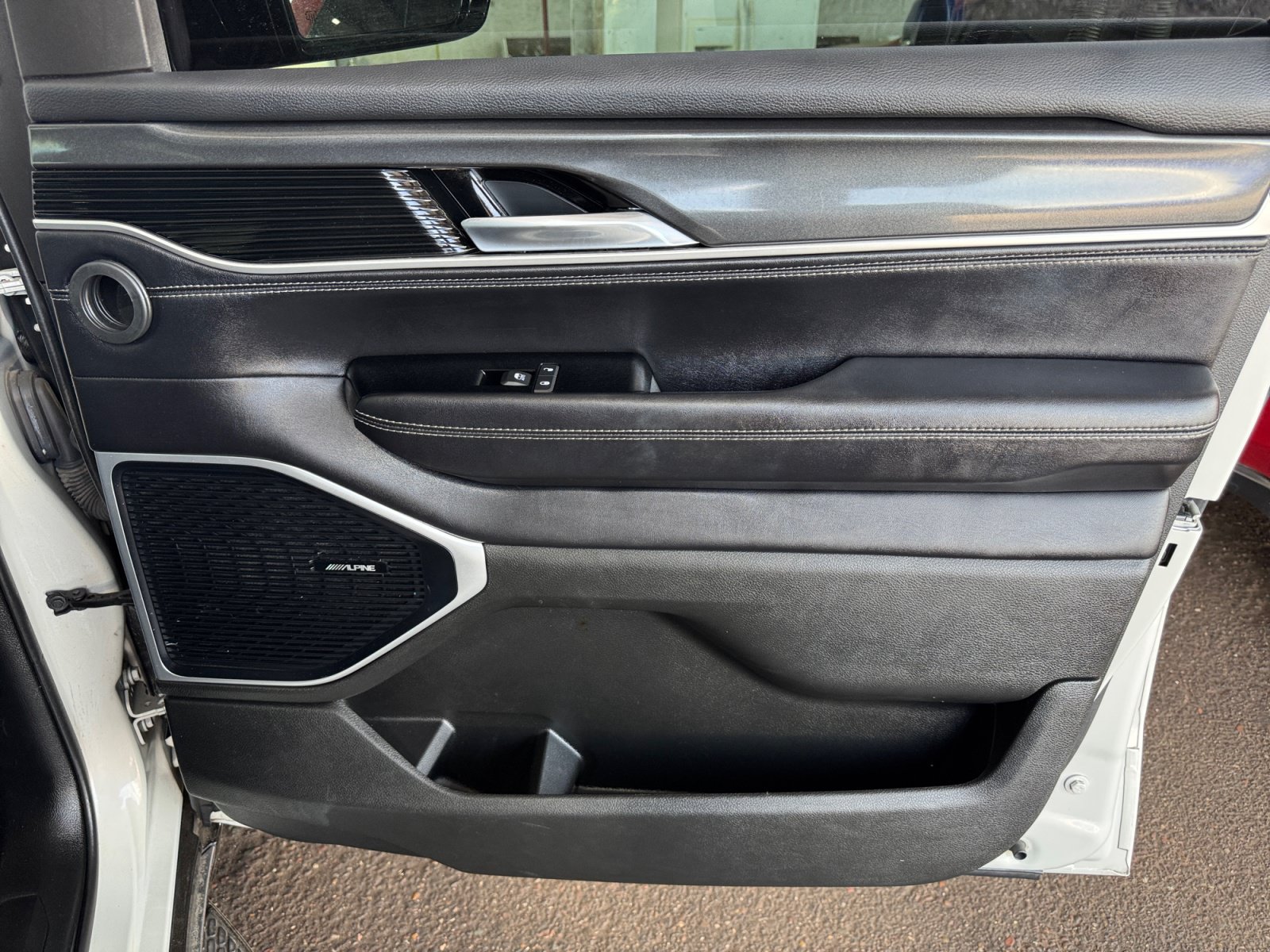 Used 2022 Jeep Wagoneer Series I AWD/4WD image 32