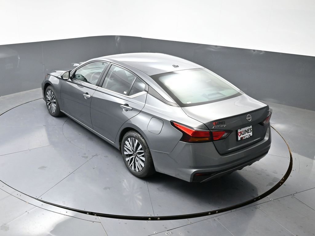 Used 2024 Nissan Altima 2.5 SV image 45