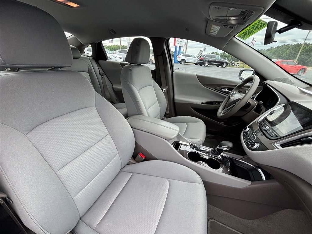 Used 2022 Chevrolet Malibu LT FWD image 22