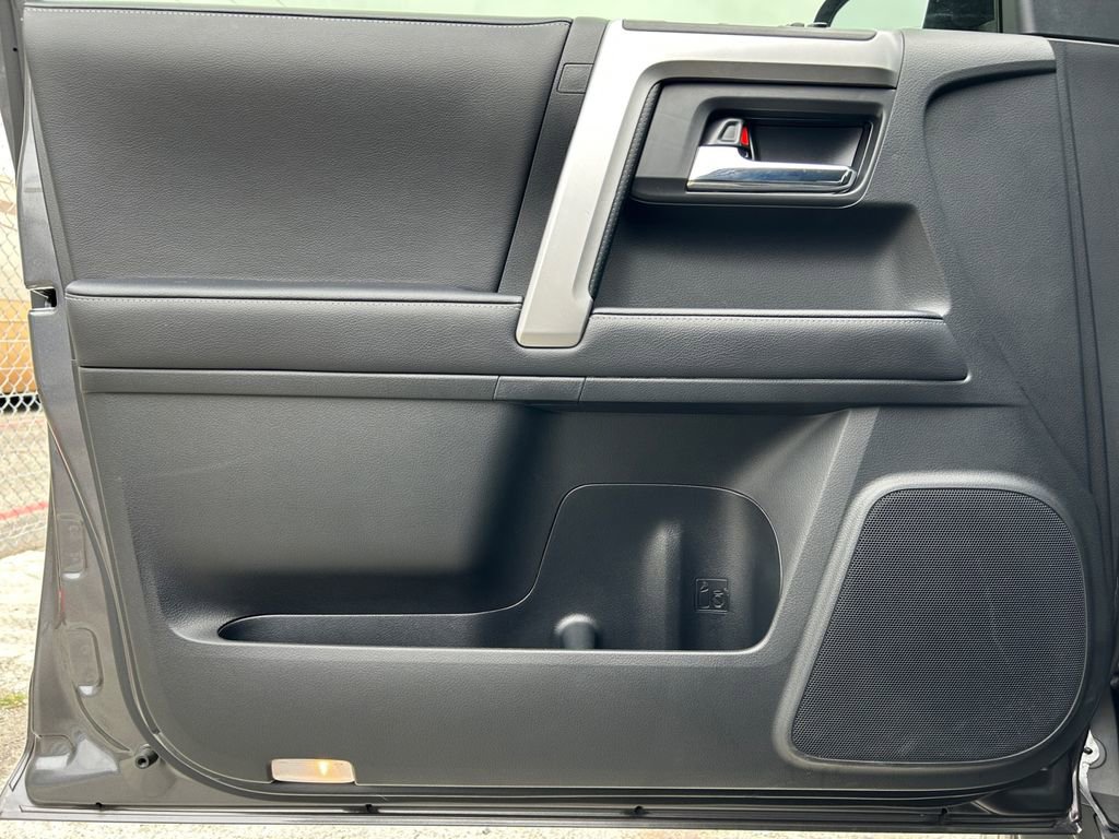 Used 2022 Toyota 4Runner SR5 Premium image 23