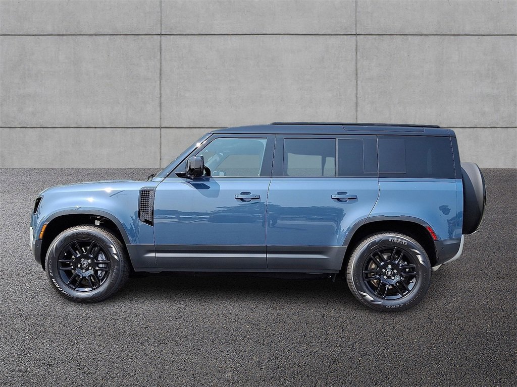 Used 2025 Land Rover Defender 110 S image 2