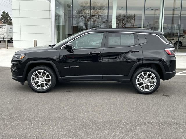 Used 2023 Jeep Compass Latitude w/ Sun and Sound Group image 10