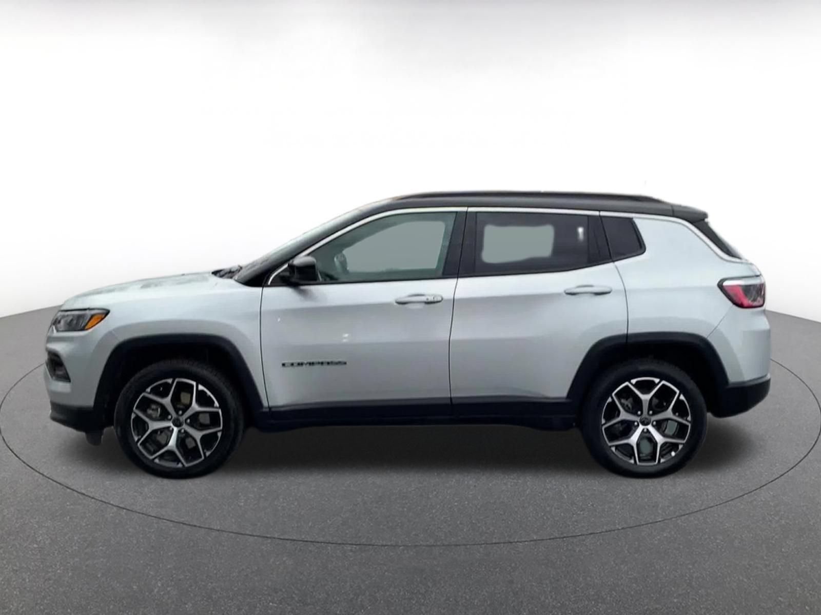 Used 2025 Jeep Compass Limited AWD/4WD image 9
