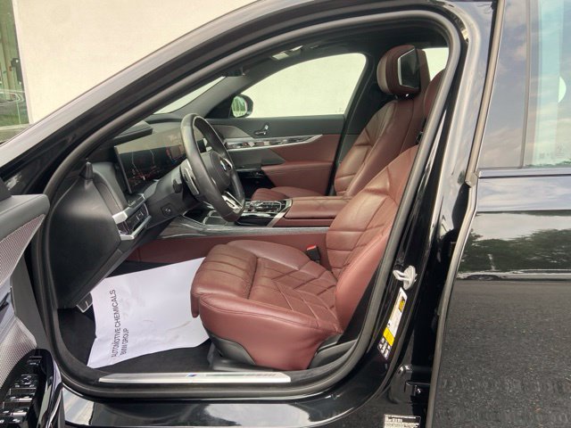Certified 2023 BMW 760i xDrive w/ Parking Assistance Package AWD/4WD image 10