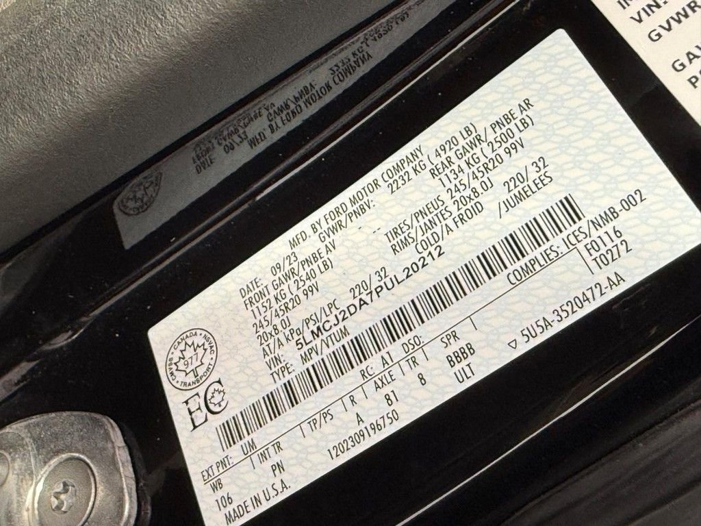 Used 2023 Lincoln Corsair Reserve w/ Jet Appearance Package image 25