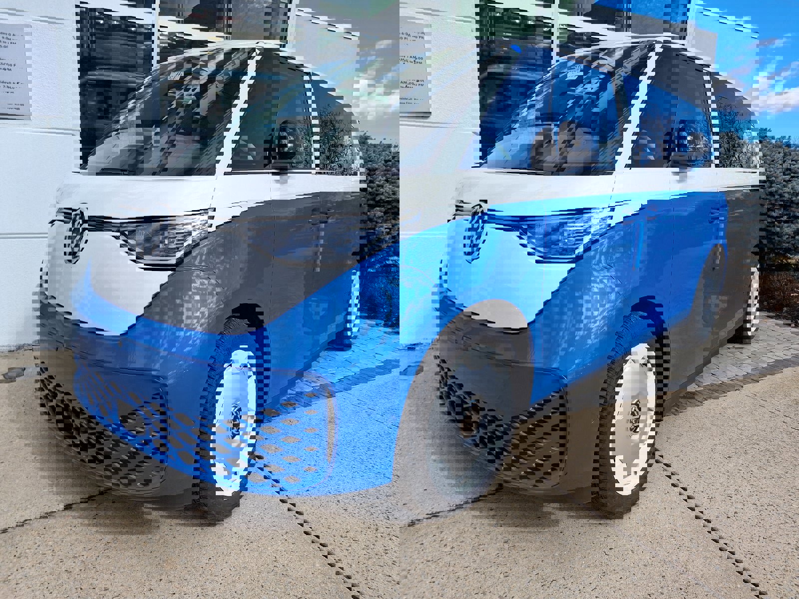 New 2025 Volkswagen ID. Buzz 1st Edition image 3