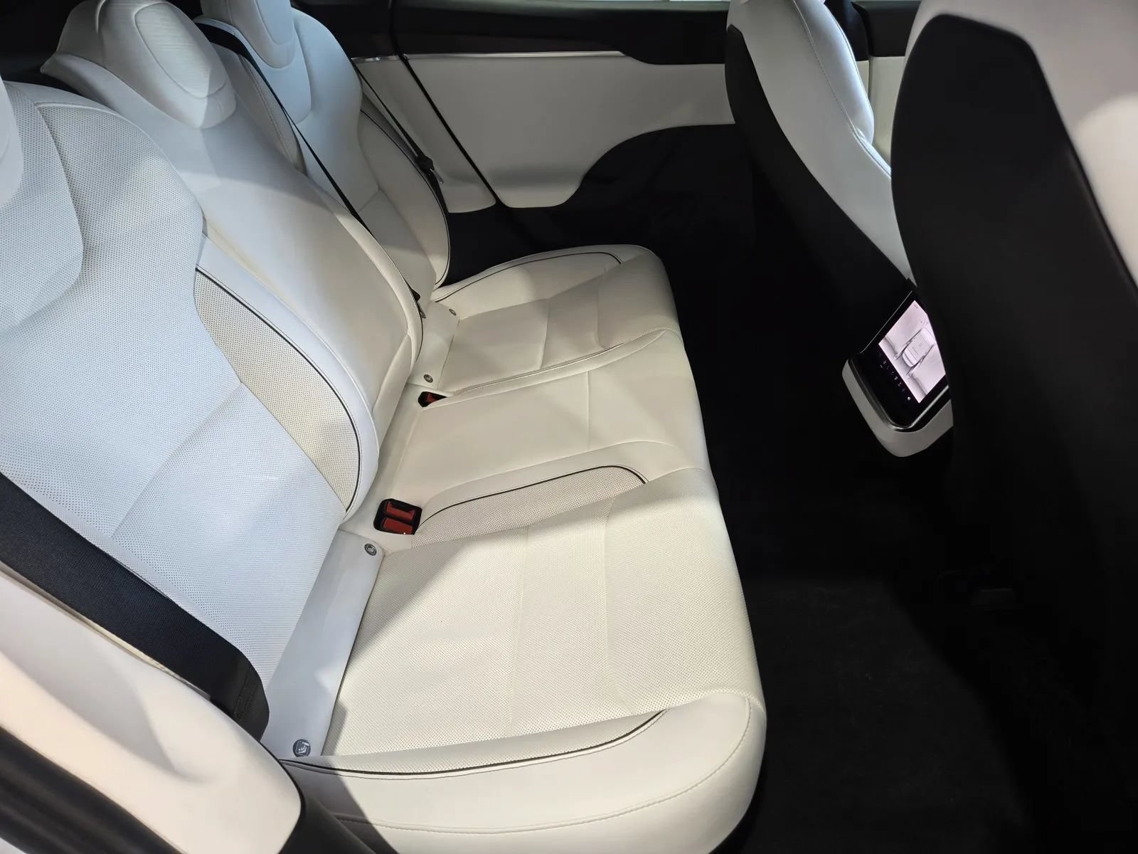 Used 2022 Tesla Model S Plaid AWD/4WD image 9