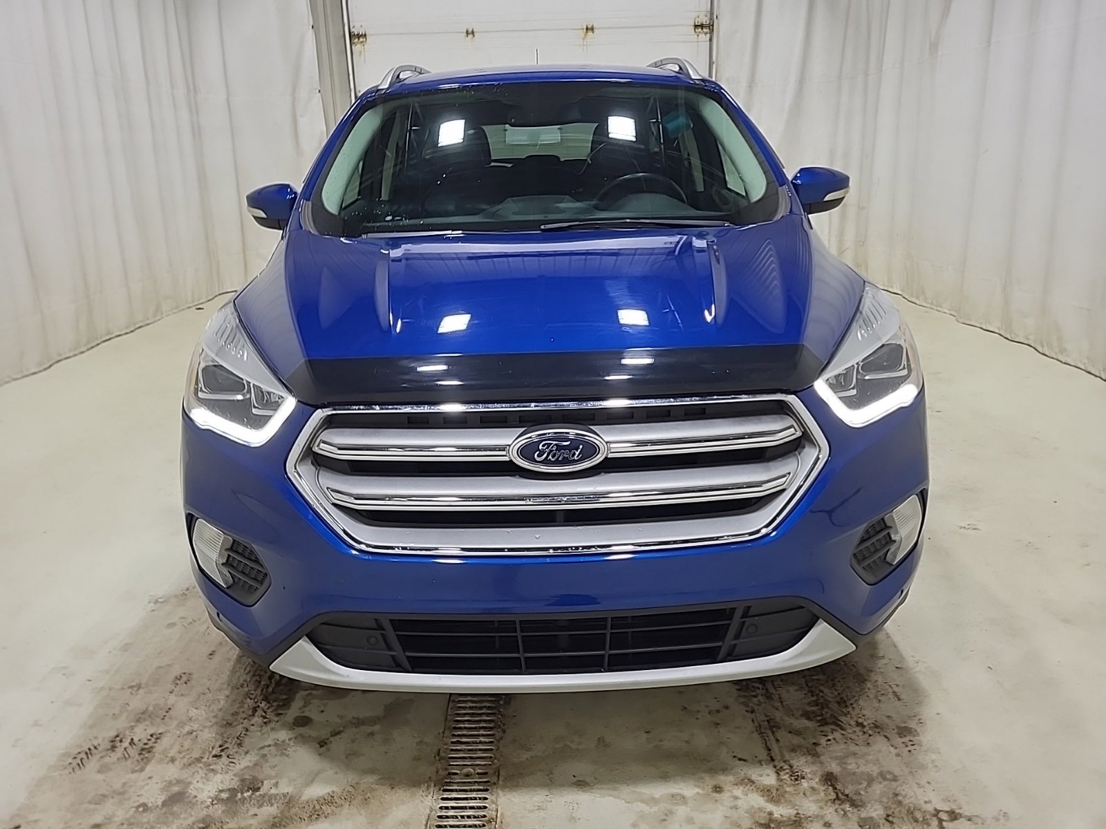 Used 2019 Ford Escape Titanium image 2