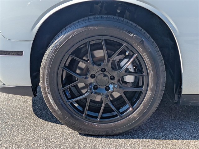 Used 2022 Dodge Challenger SXT image 11