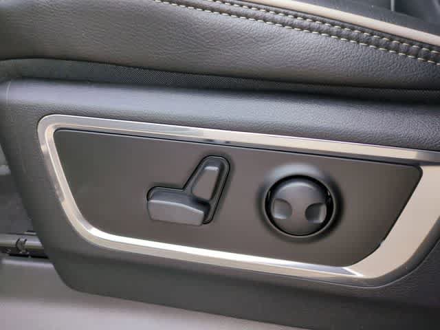 New 2025 RAM 1500 Laramie AWD/4WD image 18