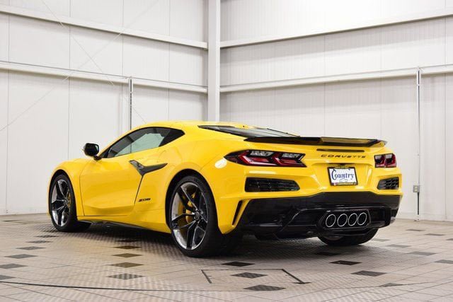 New 2025 Chevrolet Corvette Z06 w/ Stealth Interior Trim Package RWD image 6