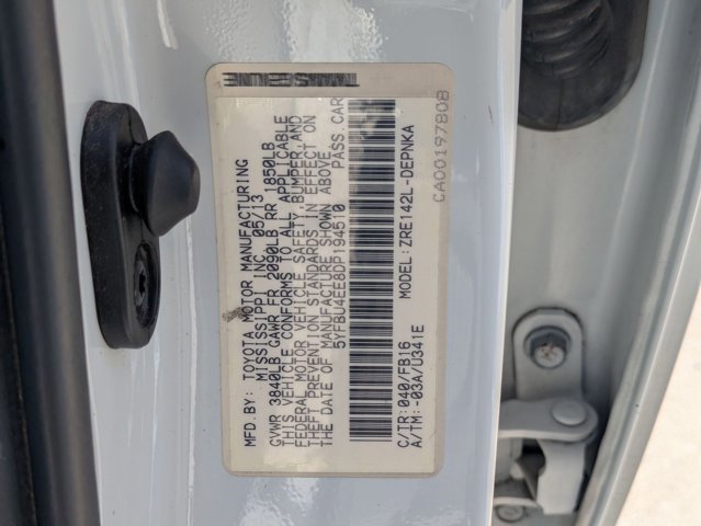 Used 2013 Toyota Corolla LE image 23