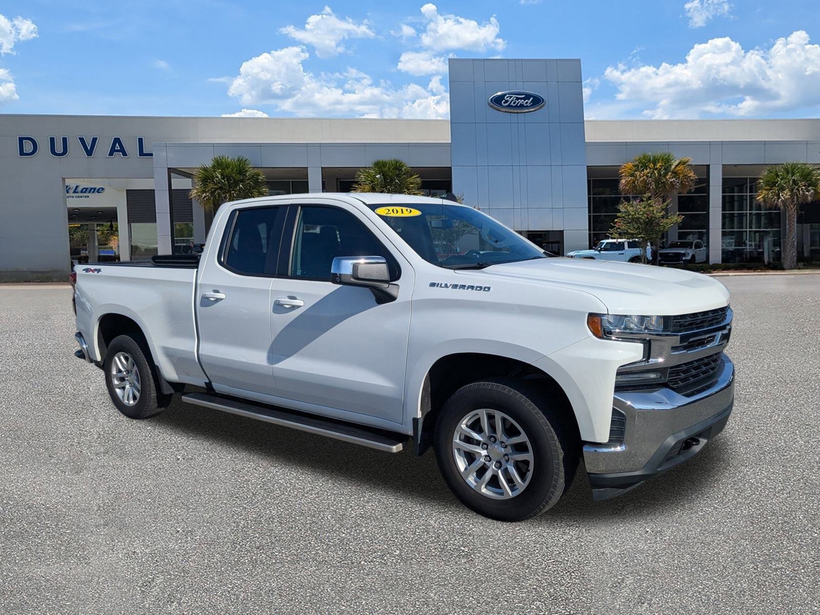 Used 2019 Chevrolet Silverado 1500 LT w/ All-Star Edition image 2