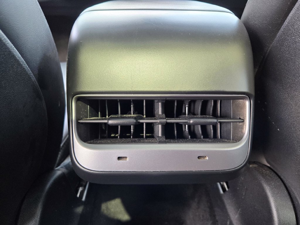 Used 2024 Tesla Model Y Long Range AWD/4WD image 14