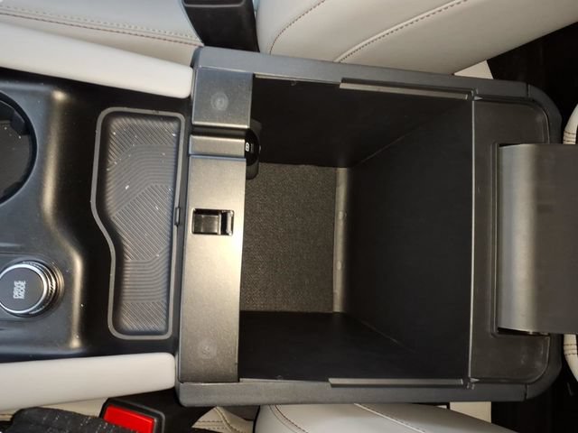 Used 2025 Ford Explorer Active w/ Active Comfort Package AWD/4WD image 29