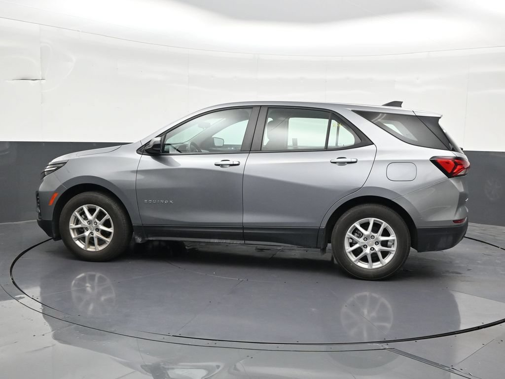 Used 2024 Chevrolet Equinox LS FWD image 2