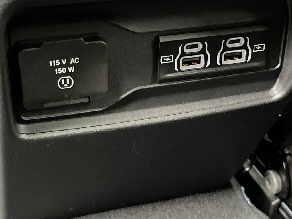 New 2025 Jeep Grand Cherokee Laredo X w/ Luxury Tech Group I AWD/4WD image 24